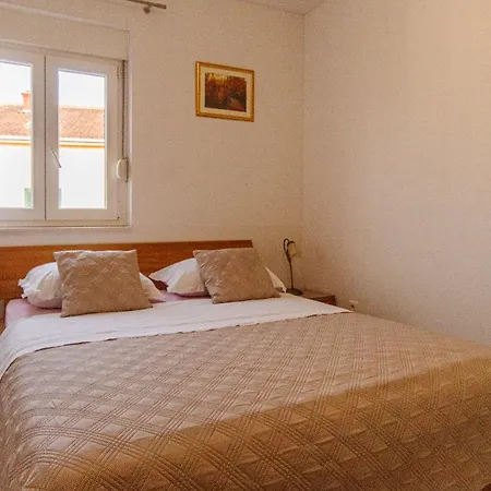 Spacious Sea View Near Marjan & *