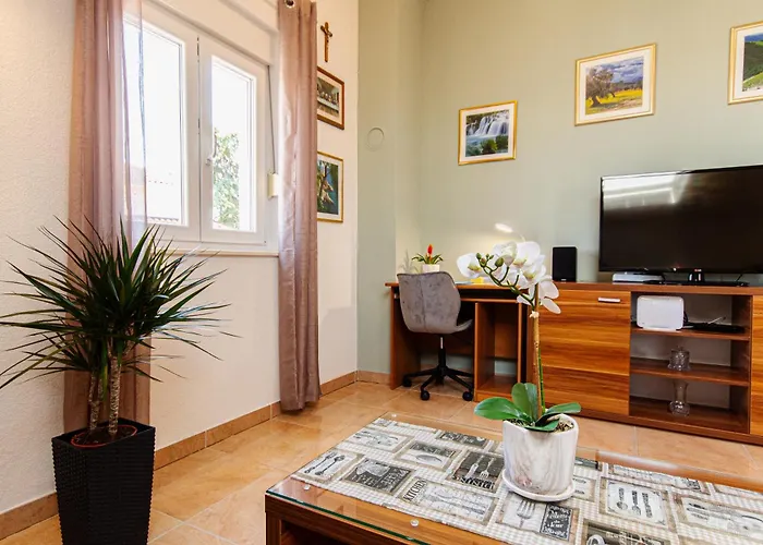 Spacious Sea View Near Marjan & *