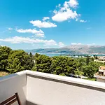 Spacious Sea View Near Marjan & Apartman Split
