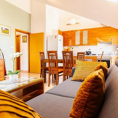 Spacious Sea View Near Marjan & *