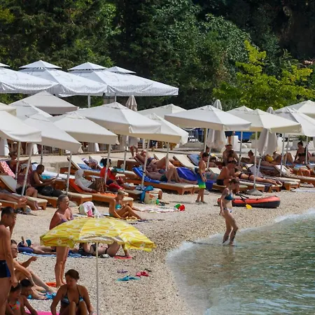 Spacious Sea View Near Marjan &